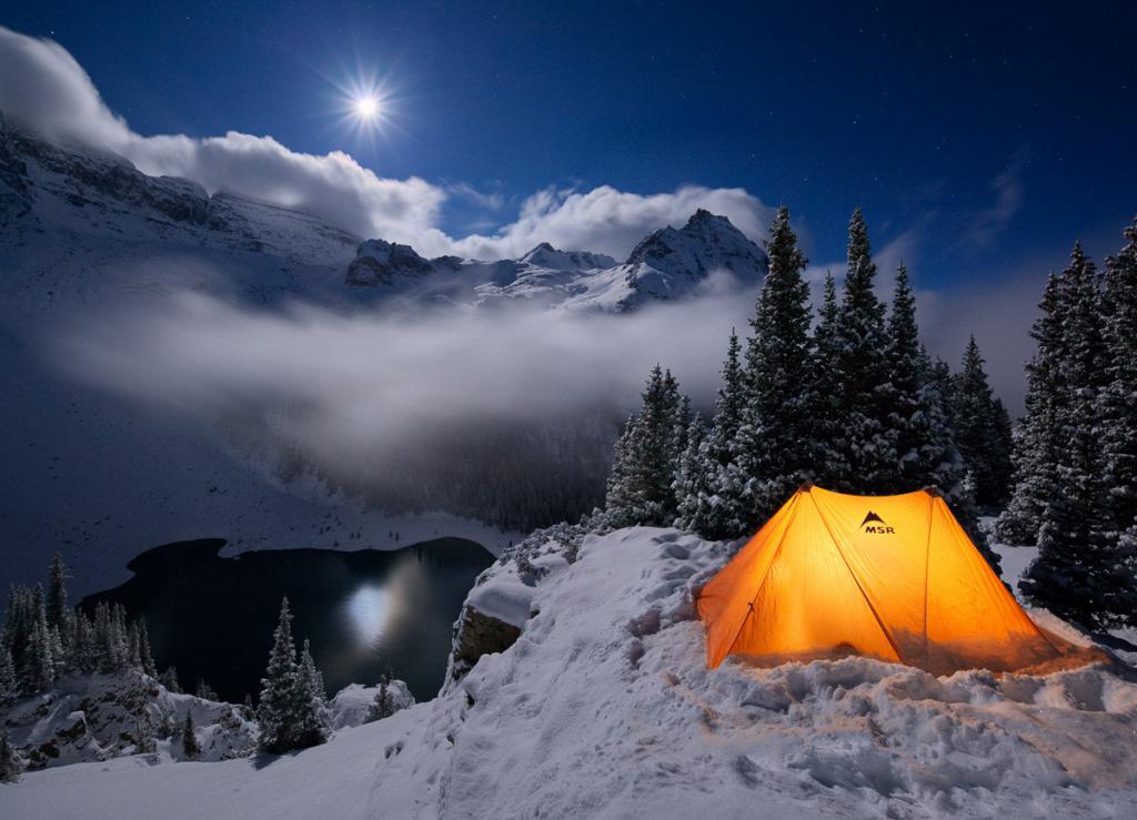 зимняя палатка в походе
