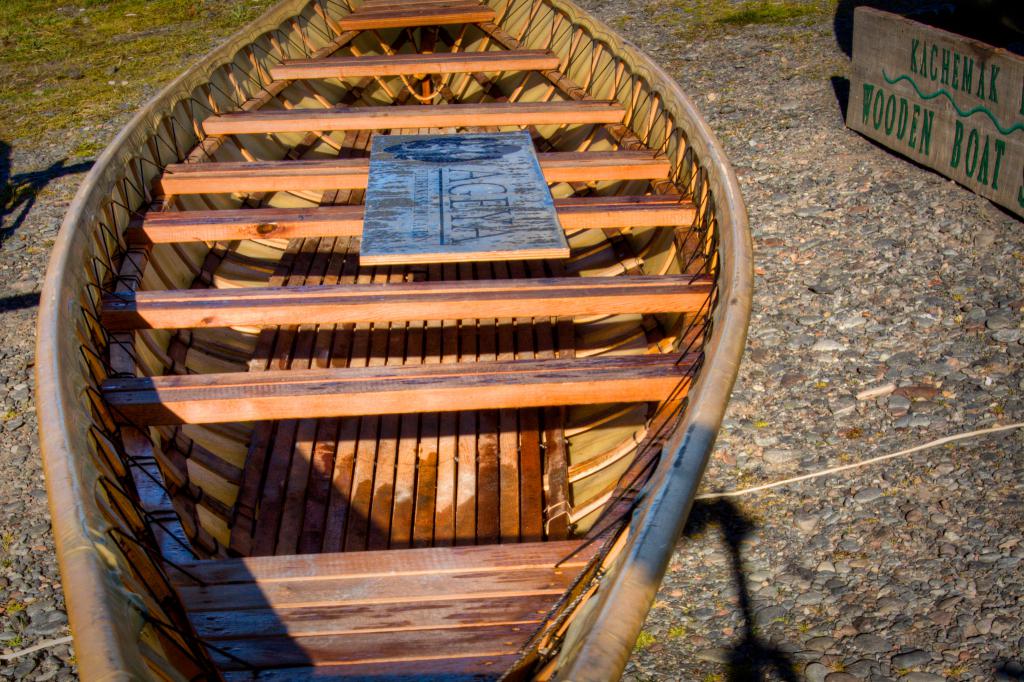 Снимок деревянная лодка